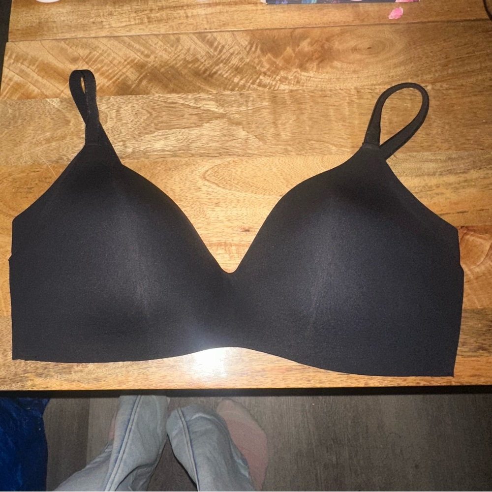 Knix Black wing woman Bra